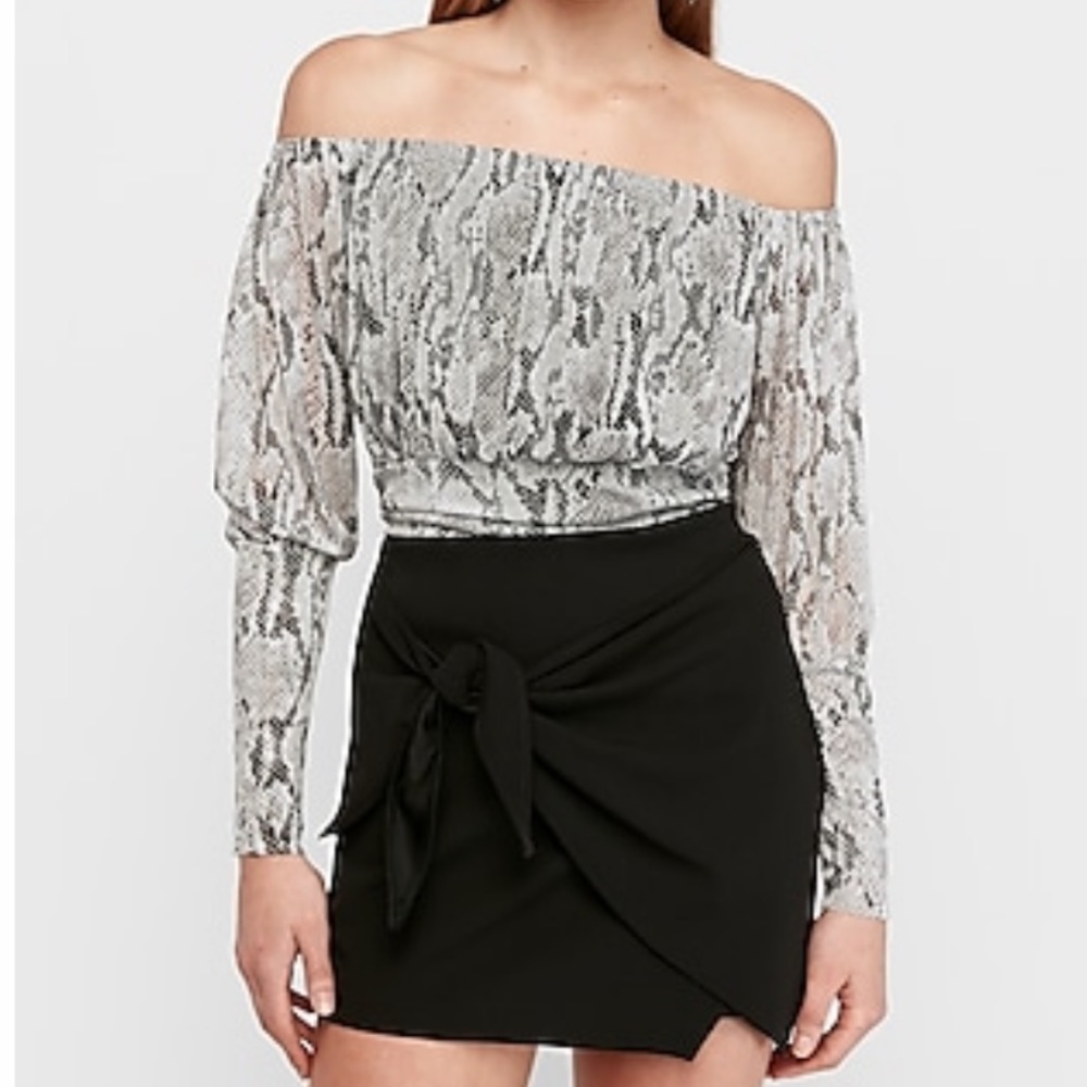 New - Print Off the Shoulder Top - XS - Picture 3 of 3